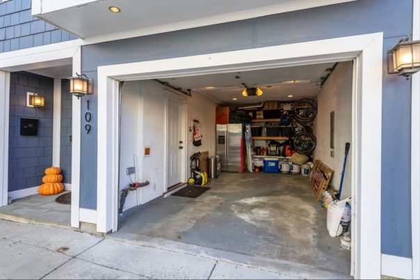 Exterior, Garage, Interior