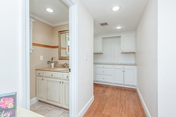 Bathroom, Interior, Recessed Lighting, Wood Texture Flooring