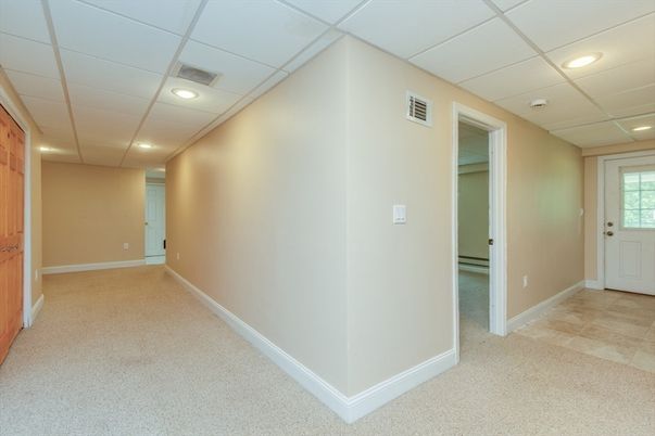 Empty room, Interior, Recessed Lighting