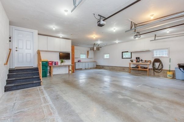 Garage, Interior