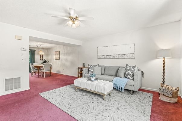 Chandelier, Dining room, Interior, Living room