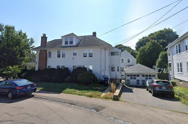 Attached, Detached Garage, Exterior, Facade, American Foursquare