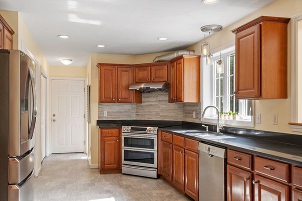 Interior, Kitchen, Pendant Lights, Recessed Lighting, Stainless Steel Appliances