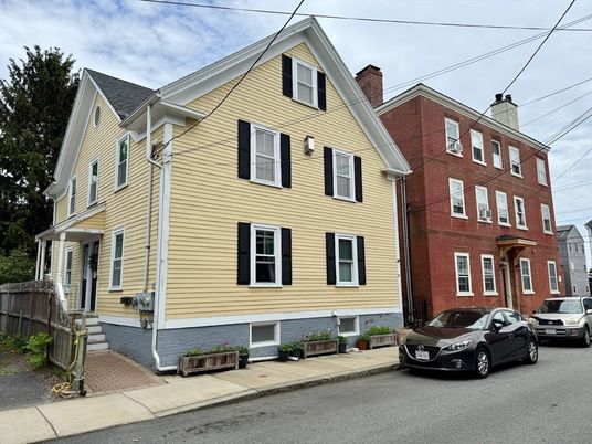 Exterior, Facade, Brick Facade, Rowhouse