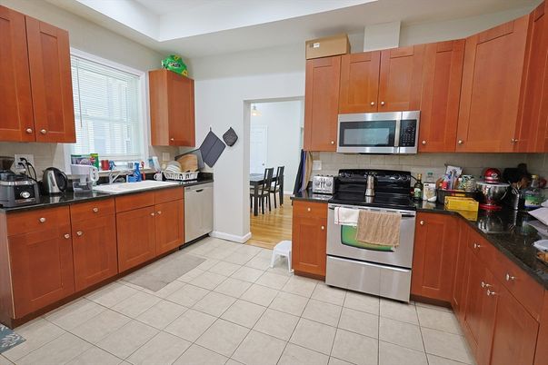 Dining room, Interior, Kitchen, Stainless Steel Appliances