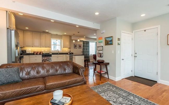Interior, Kitchen, Living room, Pendant Lights, Recessed Lighting, Wood Texture Flooring