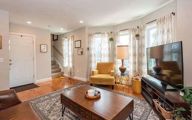 Interior, Living room, Recessed Lighting, Wood Texture Flooring