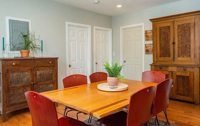 Dining room, Interior, Recessed Lighting, Wood Texture Flooring