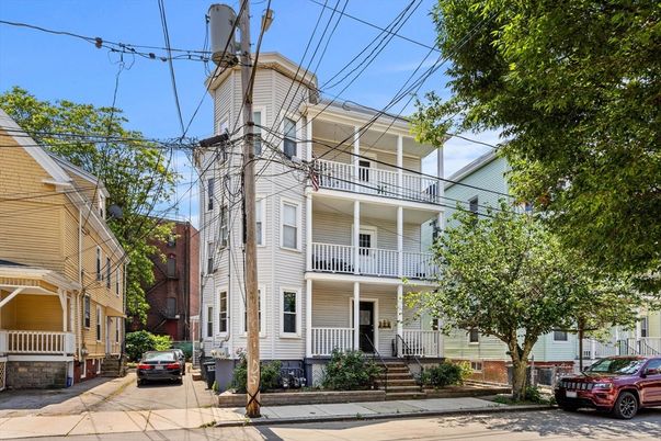 Exterior, Facade, Queen Anne Victorian