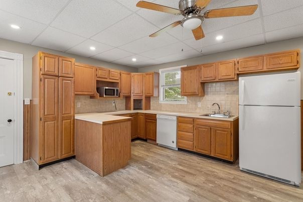 Interior, Kitchen, Recessed Lighting, Wood Texture Flooring