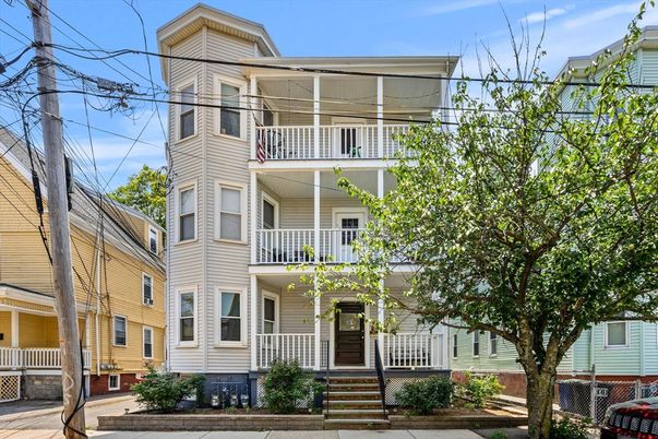 Exterior, Facade, Queen Anne Victorian