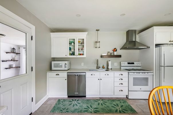Interior, Kitchen, Pendant Lights, Stainless Steel Appliances