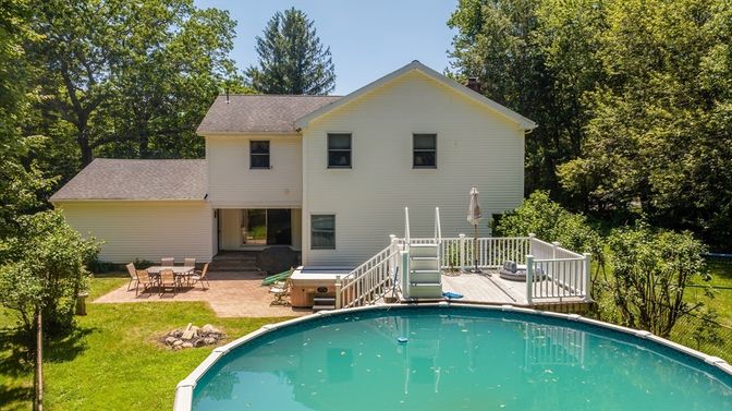 Exterior, Pool