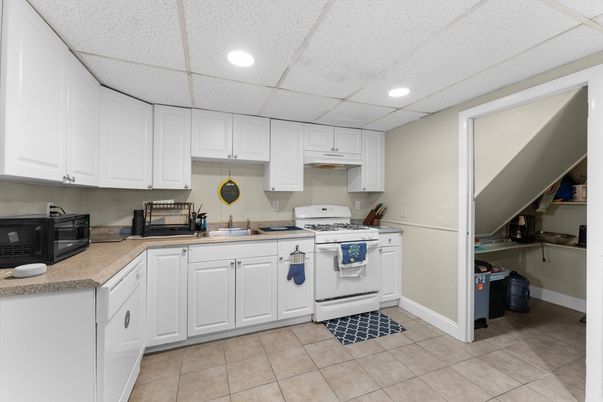 Interior, Kitchen, Recessed Lighting, Washer
