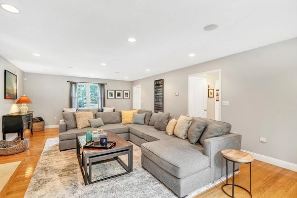 Interior, Living room, Recessed Lighting, Wood Texture Flooring