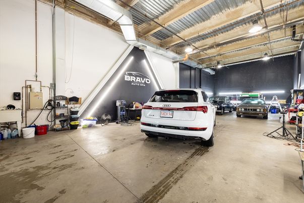 Garage, Interior