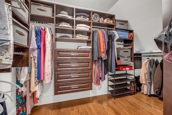 Interior, Walk-in Closets, Wood Texture Flooring