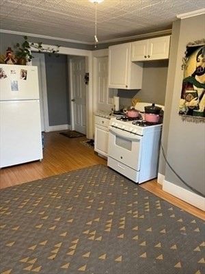 Interior, Kitchen, Pendant Lights, Wood Texture Flooring