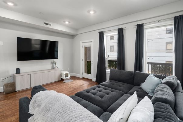 Interior, Living room, Recessed Lighting, Wood Texture Flooring