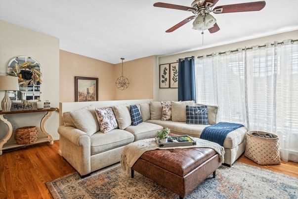 Interior, Living room, Pendant Lights, Wood Texture Flooring