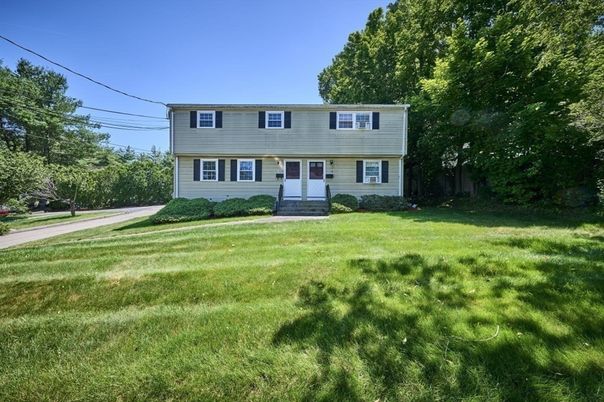 Backyard, Exterior, Facade, Raised Ranch