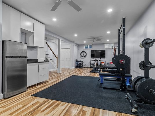 Fitness Equipment, Interior, Recessed Lighting, Wood Texture Flooring