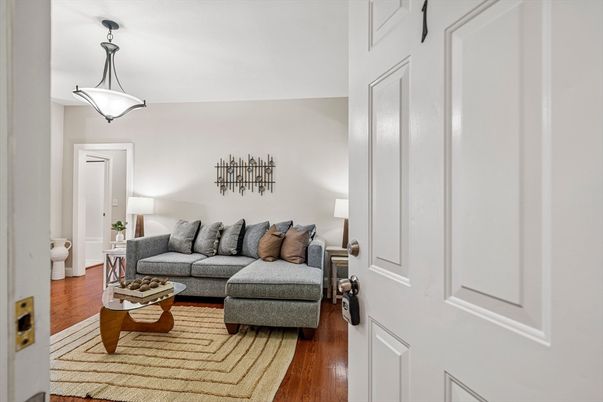 Interior, Living room, Pendant Lights, Wood Texture Flooring