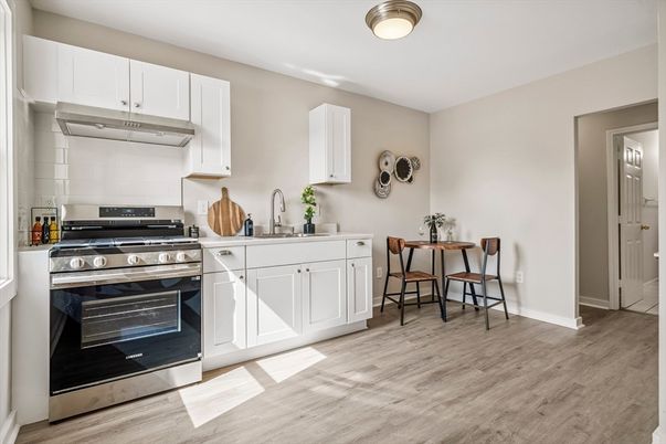Dining room, Interior, Kitchen, Stainless Steel Appliances, Wood Texture Flooring