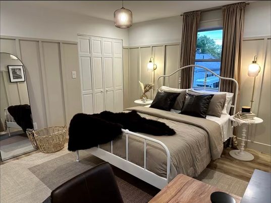 Bedroom, Interior, Pendant Lights, Wood Texture Flooring