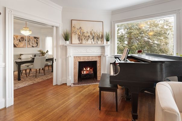 Chandelier, Dining room, Fireplace, Interior, Piano, Wood Texture Flooring