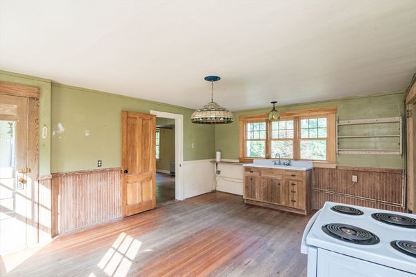 Interior, Kitchen, Pendant Lights, Wood Texture Flooring