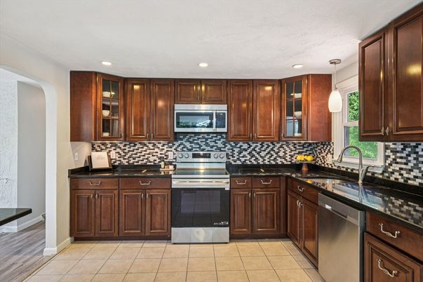 Interior, Kitchen, Pendant Lights, Recessed Lighting, Stainless Steel Appliances