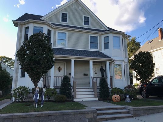 Exterior, Facade, Queen Anne Victorian