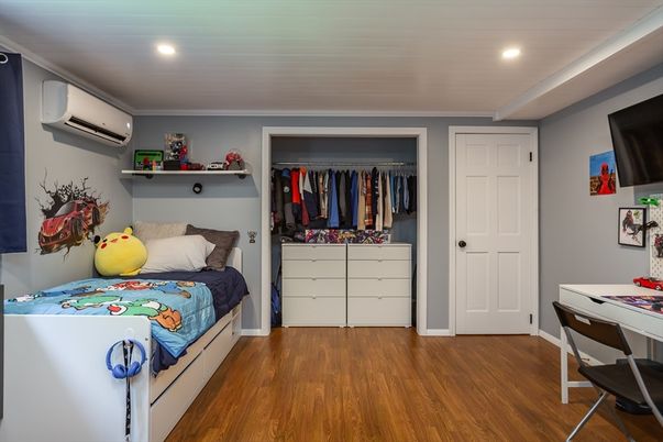 Bedroom, Interior, Recessed Lighting, Wood Texture Flooring