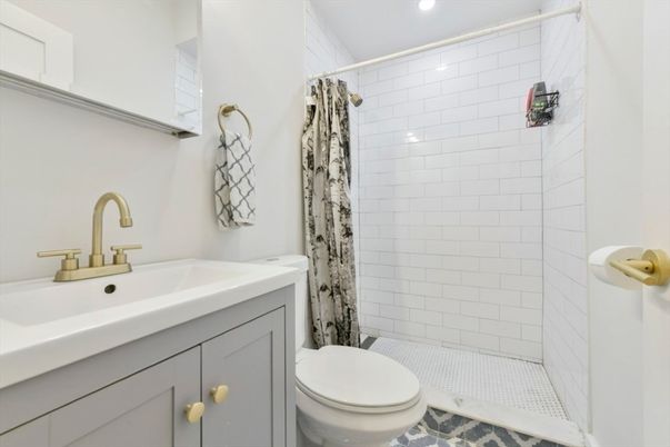Bathroom, Interior, Recessed Lighting