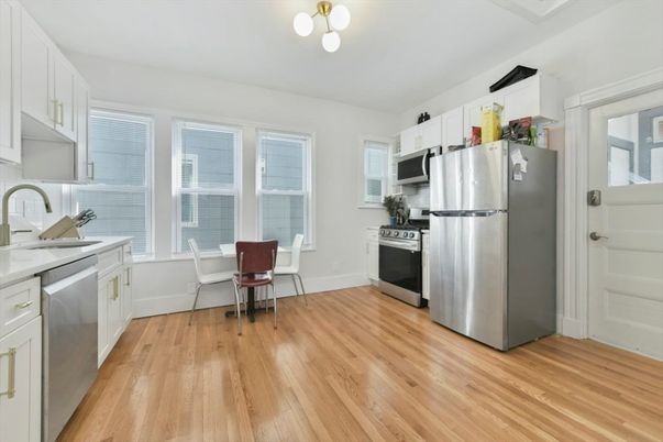 Dining room, Interior, Kitchen, Stainless Steel Appliances, Wood Texture Flooring