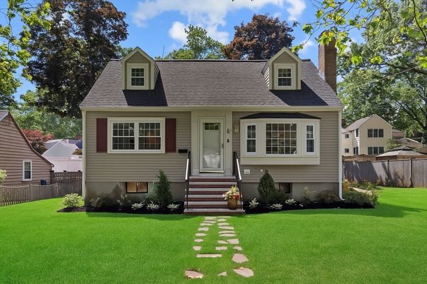 Exterior, Facade, Cape Cod