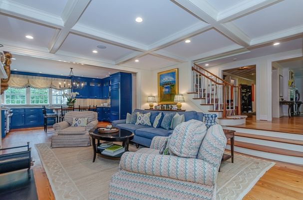 Chandelier, Interior, Living room, Recessed Lighting, Wood Texture Flooring
