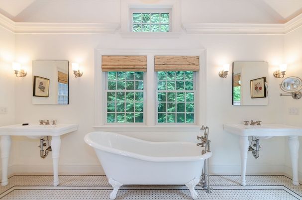 Bathroom, Free Standing Baths, Interior