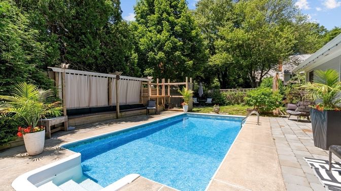 Exterior, Pool