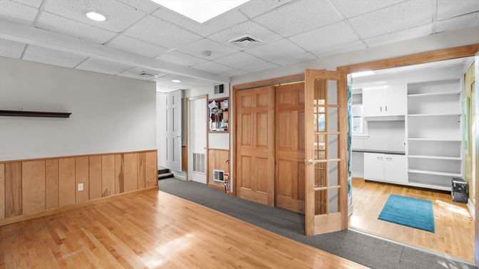 Interior, Recessed Lighting, Wood Texture Flooring