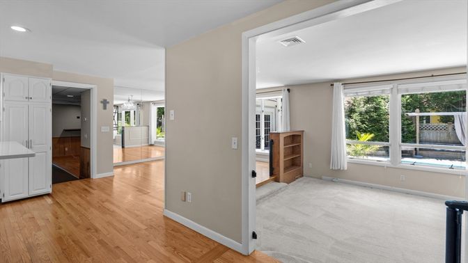 Empty room, Interior, Recessed Lighting, Wood Texture Flooring