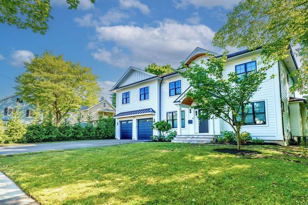 Attached, Exterior, Facade, Farmhouse