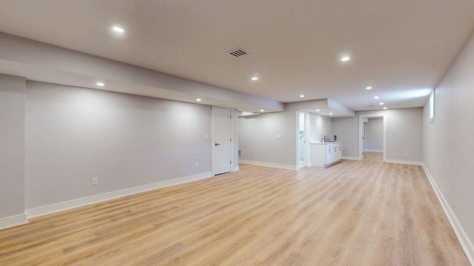 Empty room, Interior, Recessed Lighting, Wood Texture Flooring