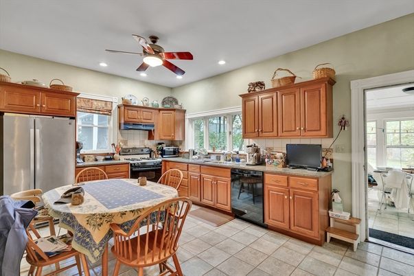 Dining room, Interior, Kitchen, Recessed Lighting