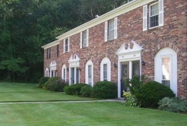 Exterior, Facade, Brick Facade, Georgian