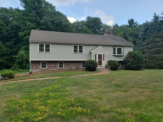 Backyard, Exterior, Facade, Brick Facade, Raised Ranch