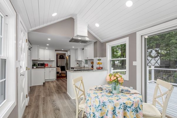 Dining room, Interior, Kitchen, Recessed Lighting, Wood Texture Flooring