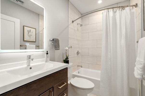Bathroom, Interior, Recessed Lighting