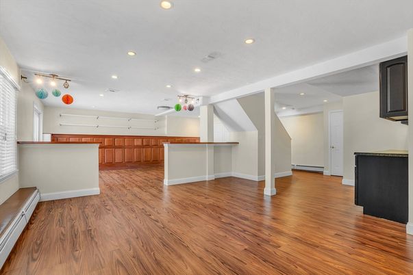 Interior, Recessed Lighting, Wood Texture Flooring